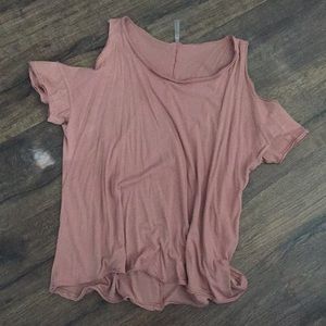Cold shoulder tee